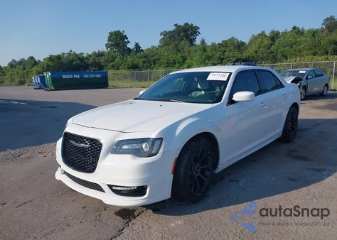 2019 Chrysler 300 S z USA, uszkodzony, nr VIN 2C3CCABGXKH746088